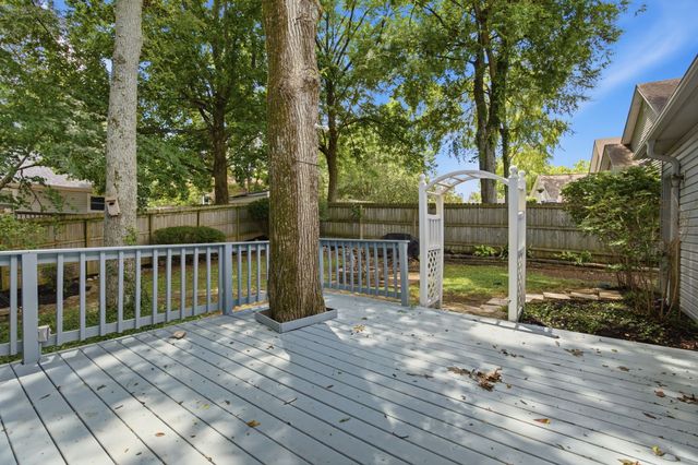 609 Knollwood Dr, La Vergne, TN 37086