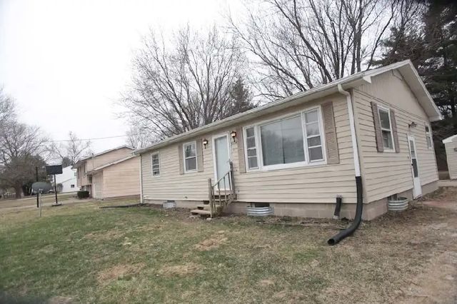 11206 22nd Street, Milan, IL 61264
