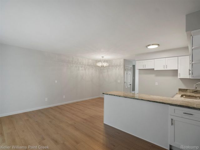 29448 El Dorado Plaza, Warren, MI 48088