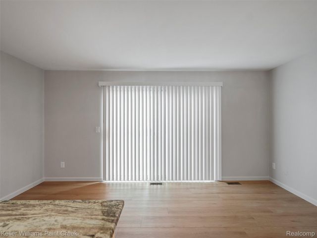 29448 El Dorado Plaza, Warren, MI 48088