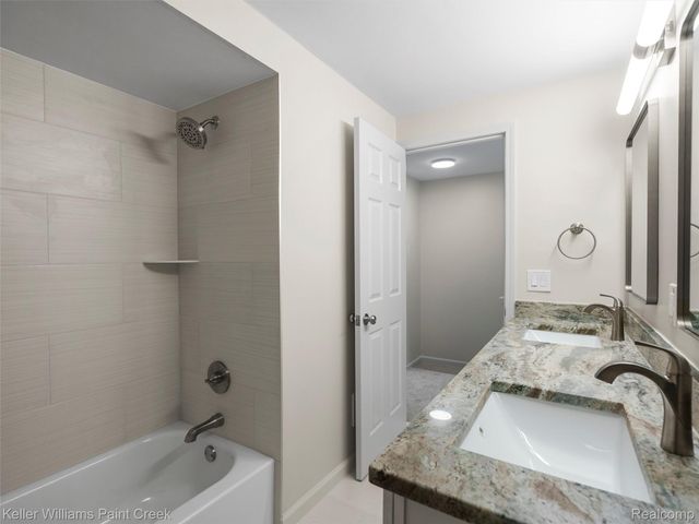 29448 El Dorado Plaza, Warren, MI 48088