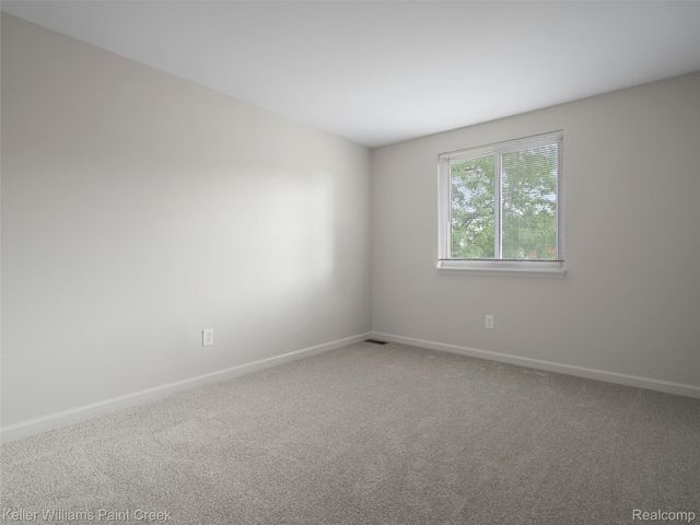 29448 El Dorado Plaza, Warren, MI 48088