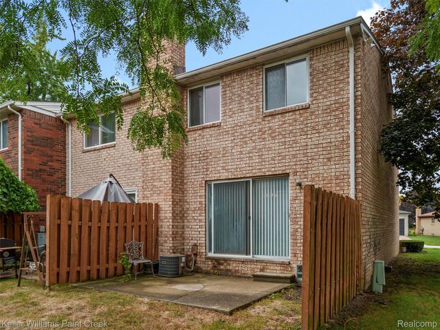 29448 El Dorado Plaza, Warren, MI 48088