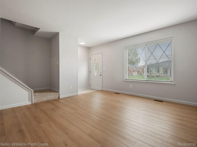 29448 El Dorado Plaza, Warren, MI 48088