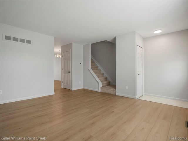 29448 El Dorado Plaza, Warren, MI 48088