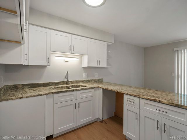 29448 El Dorado Plaza, Warren, MI 48088