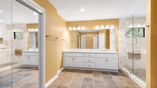 97 Avenue J, Dickinson, TX 77539