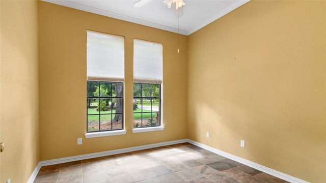 97 Avenue J, Dickinson, TX 77539