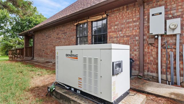 97 Avenue J, Dickinson, TX 77539