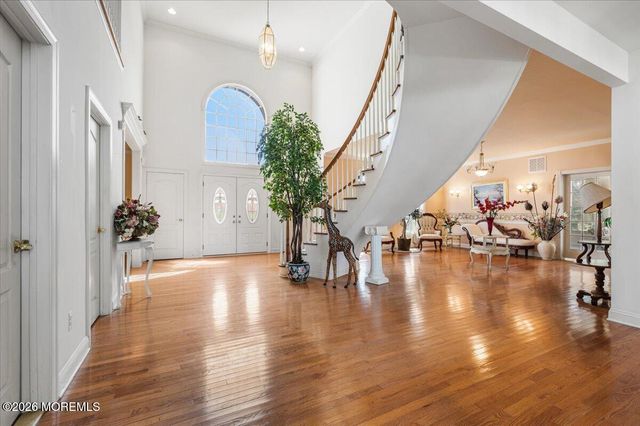 10 Huxley Court, Marlboro, NJ 07746