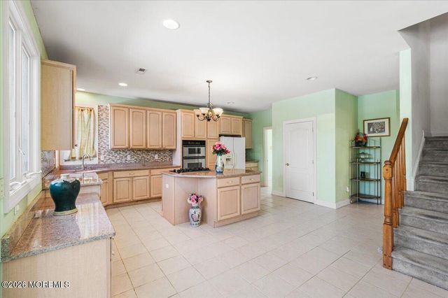 10 Huxley Court, Marlboro, NJ 07746