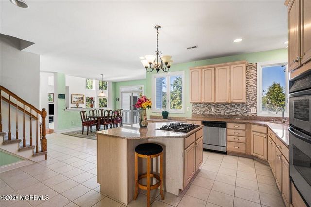 10 Huxley Court, Marlboro, NJ 07746