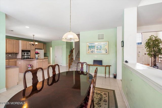 10 Huxley Court, Marlboro, NJ 07746