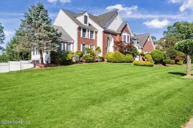 10 Huxley Court, Marlboro, NJ 07746