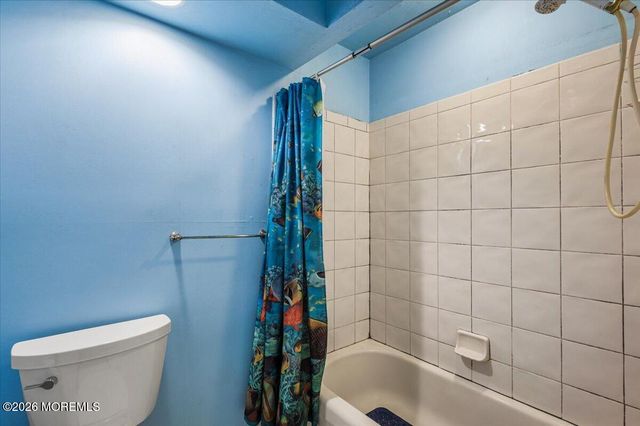 10 Huxley Court, Marlboro, NJ 07746