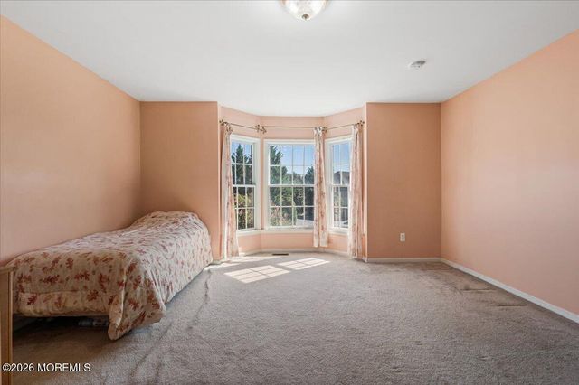 10 Huxley Court, Marlboro, NJ 07746