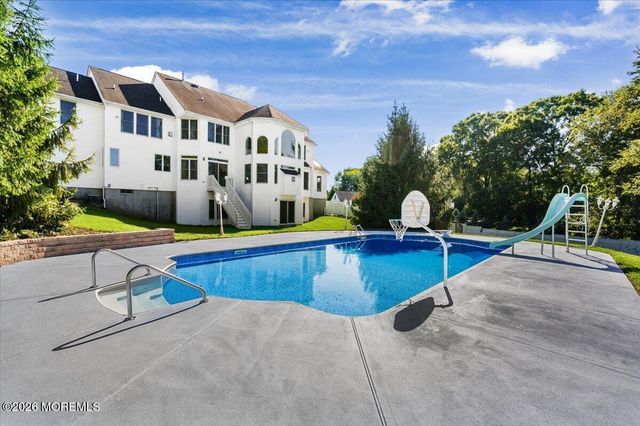 10 Huxley Court, Marlboro, NJ 07746