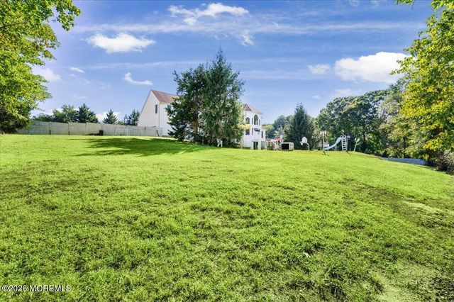 10 Huxley Court, Marlboro, NJ 07746