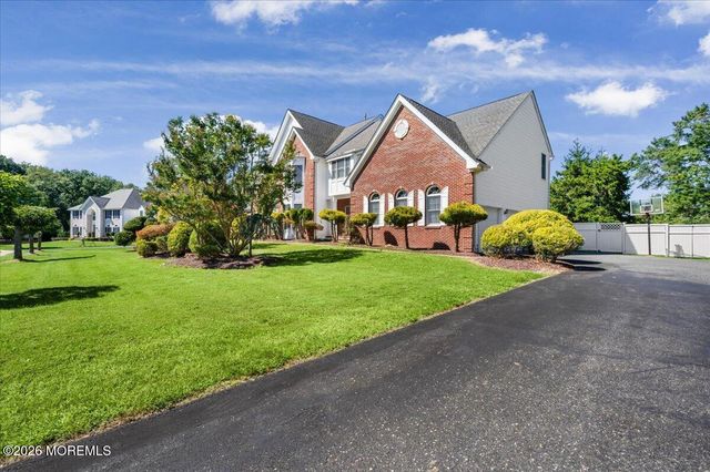 10 Huxley Court, Marlboro, NJ 07746