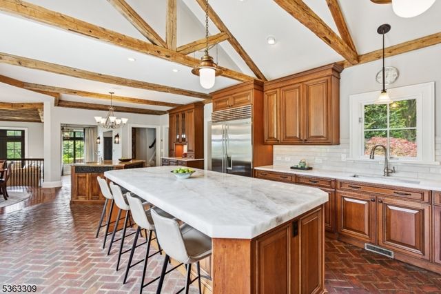 66 Charles Road, Bernardsville Boro, NJ 07924