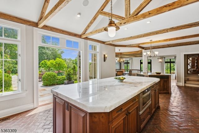66 Charles Road, Bernardsville Boro, NJ 07924