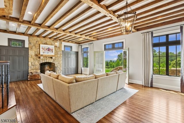 66 Charles Road, Bernardsville Boro, NJ 07924