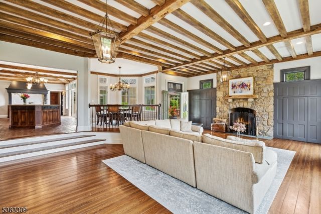 66 Charles Road, Bernardsville Boro, NJ 07924