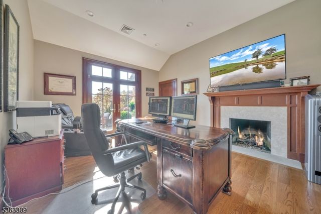 66 Charles Road, Bernardsville Boro, NJ 07924