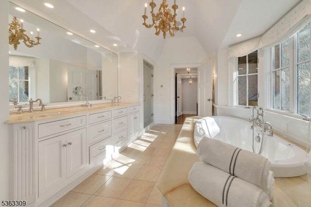 66 Charles Road, Bernardsville Boro, NJ 07924