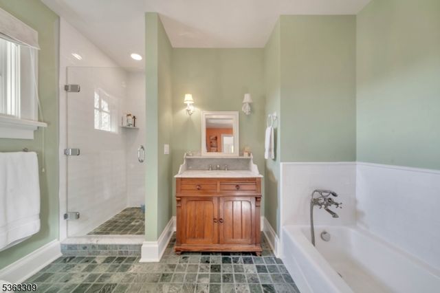 66 Charles Road, Bernardsville Boro, NJ 07924