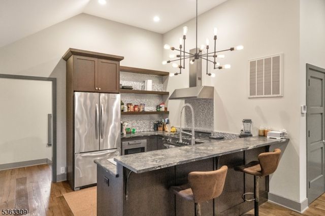 66 Charles Road, Bernardsville Boro, NJ 07924
