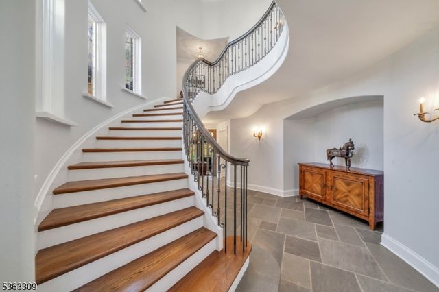 66 Charles Road, Bernardsville Boro, NJ 07924