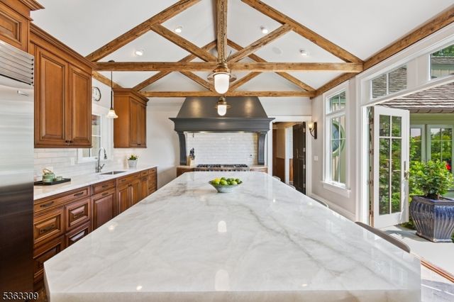 66 Charles Road, Bernardsville Boro, NJ 07924
