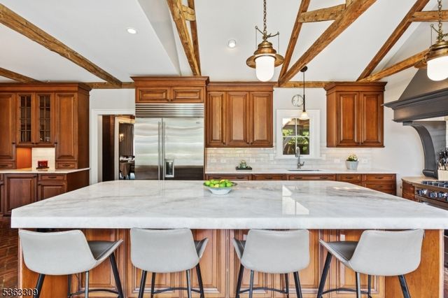 66 Charles Road, Bernardsville Boro, NJ 07924