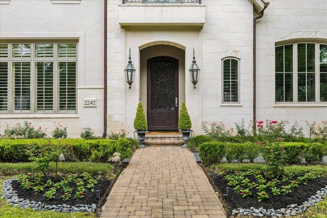 2242 Pelham Drive, Houston, TX 77019