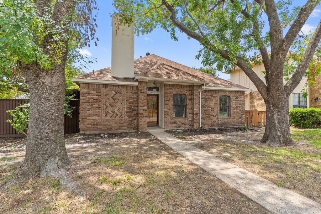 2148 Falcon Ridge Drive, Carrollton, TX 75010