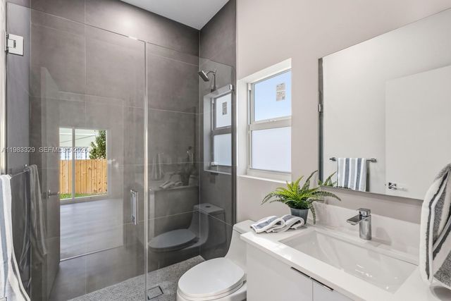 1028 NW 8th Ave, Fort Lauderdale, FL 33311