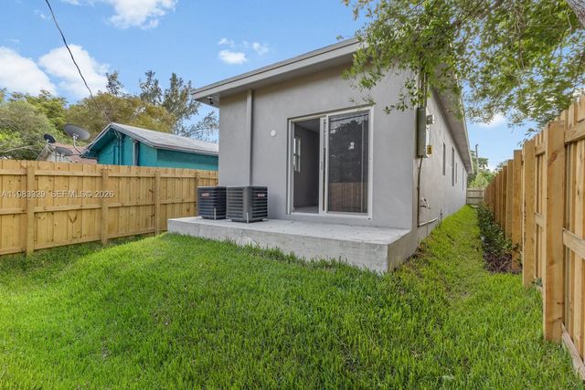 1028 NW 8th Ave, Fort Lauderdale, FL 33311