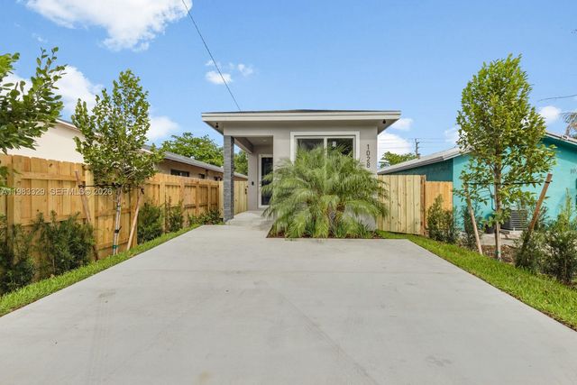 1028 NW 8th Ave, Fort Lauderdale, FL 33311
