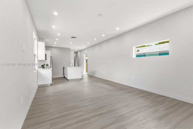 1028 NW 8th Ave, Fort Lauderdale, FL 33311