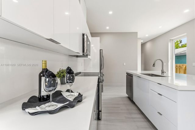 1028 NW 8th Ave, Fort Lauderdale, FL 33311