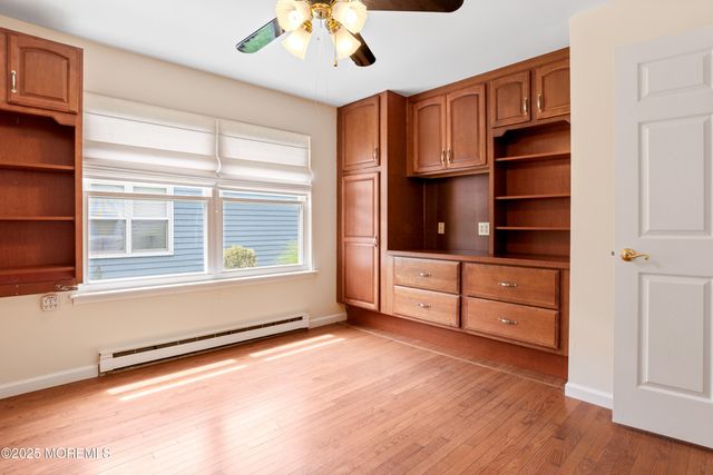 16 Saint Paul Place, Manchester, NJ 08759
