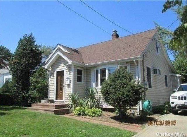 6 Dawes Avenue, Syosset, NY 11791