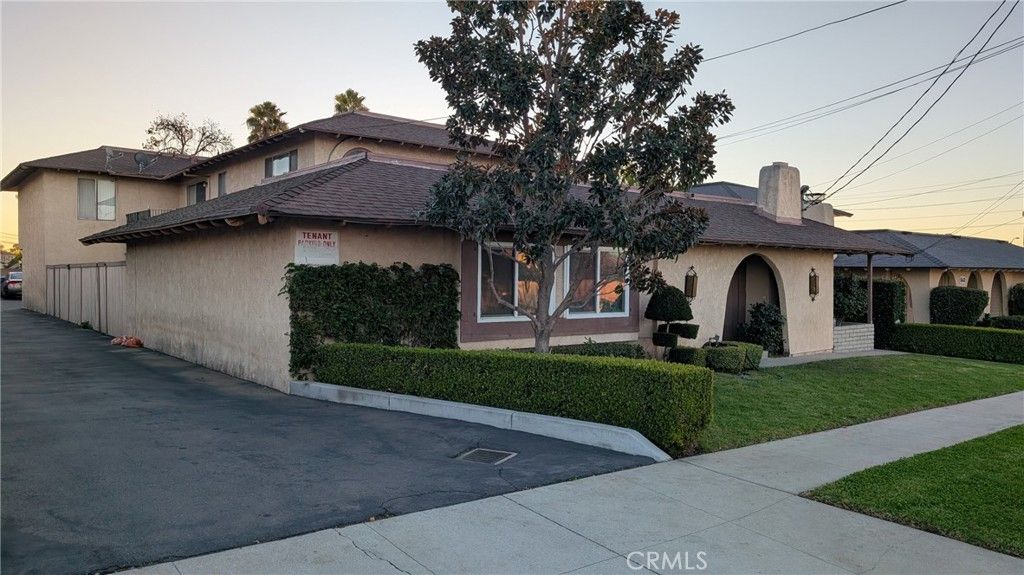 860 N Stonewood, La Habra, CA 90631
