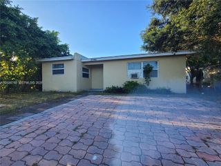2581 NW 13th Ct, Fort Lauderdale, FL 33311