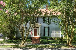 111 W Queen Street, Edenton, NC 27932