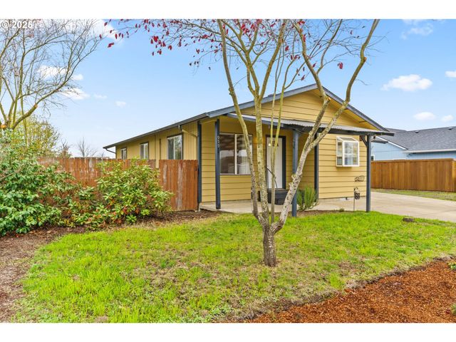 955 TERRITORIAL St, Harrisburg, OR 97446