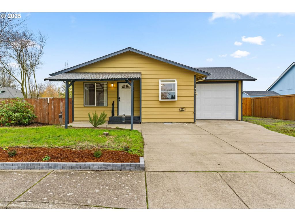 955 TERRITORIAL St, Harrisburg, OR 97446