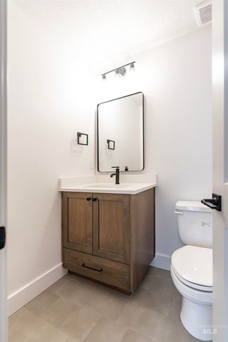 400 S Diesel Way, Boise, ID 83716