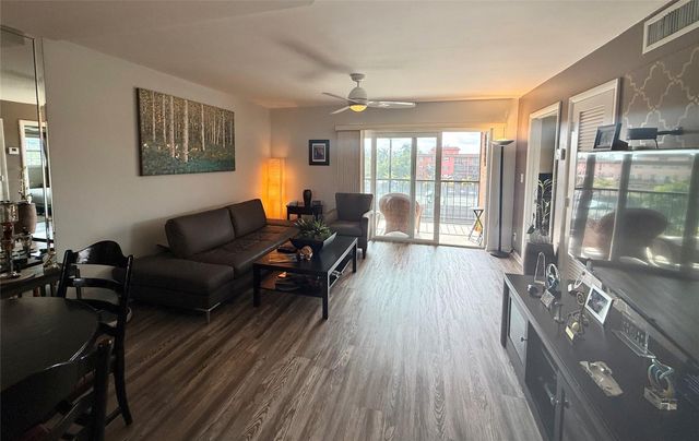 610 Tennis Club Dr 408, Fort Lauderdale, FL 33311